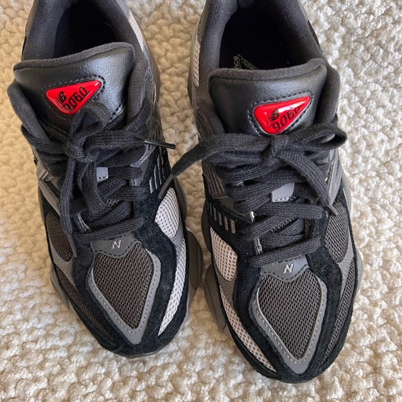 New Balance Black 9060 Men’s or Woman and Gray Athletic Shoes - Picture 4 of 8